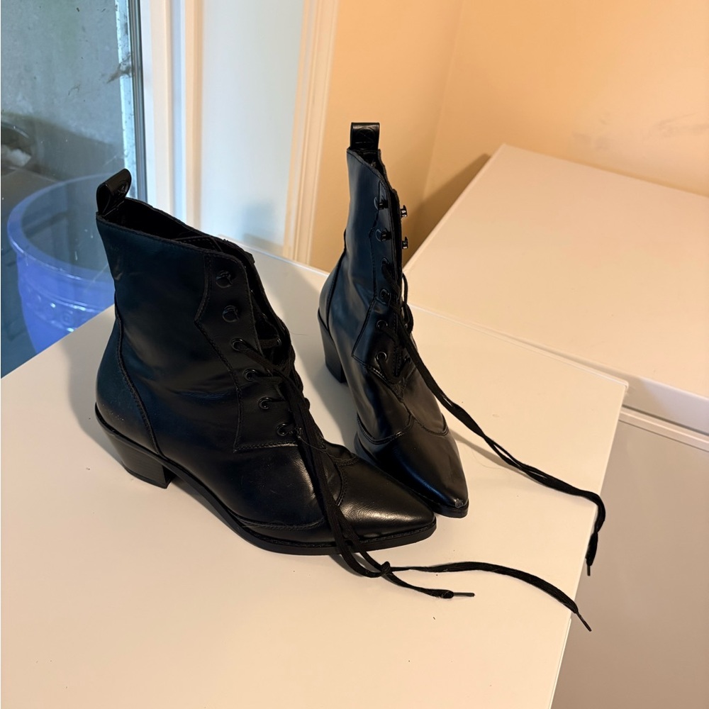 Killstar Raven Black Lace-Up Pointed-Toe Ankle Boots sz 9 worn once EUC